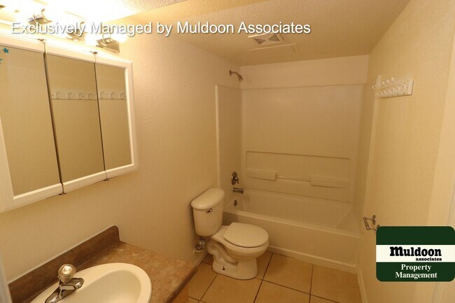 Foto del edificio - Remodeled Pueblo West Rancher with Full Fi...