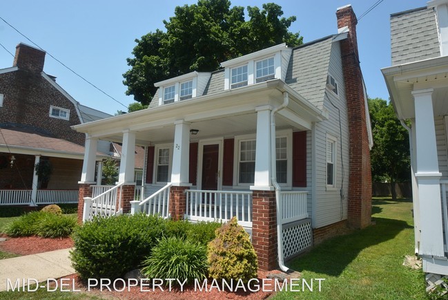 Building Photo - 3 br, 1 bath House - 22 E Commerce Street