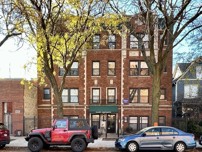 Building Photo - 4551 N Damen Ave