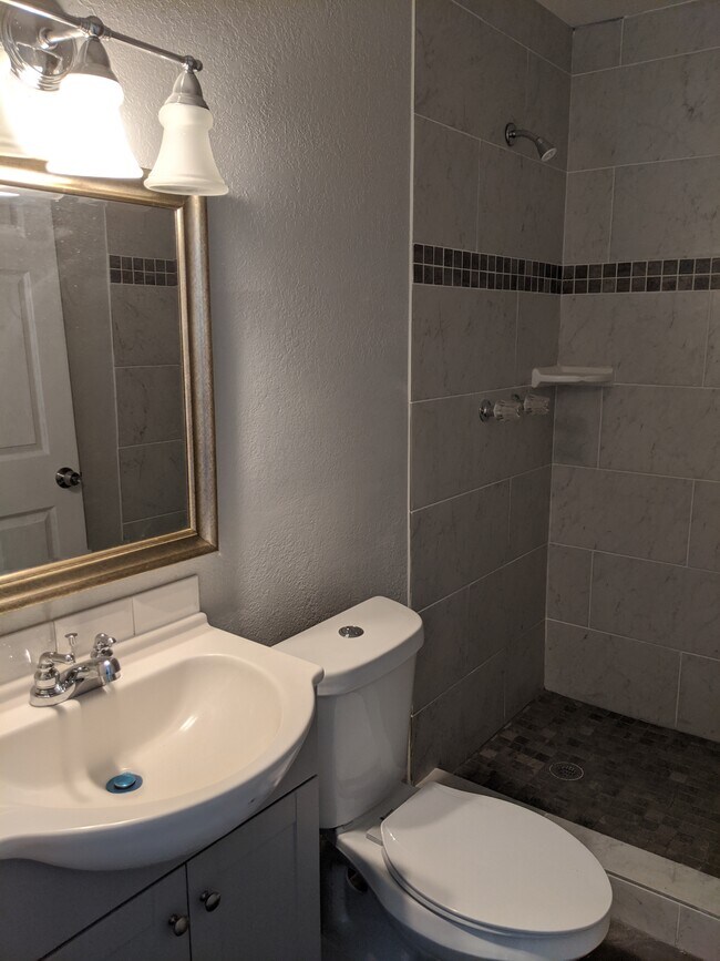 Ducha grande - 4605 Navajo Dr