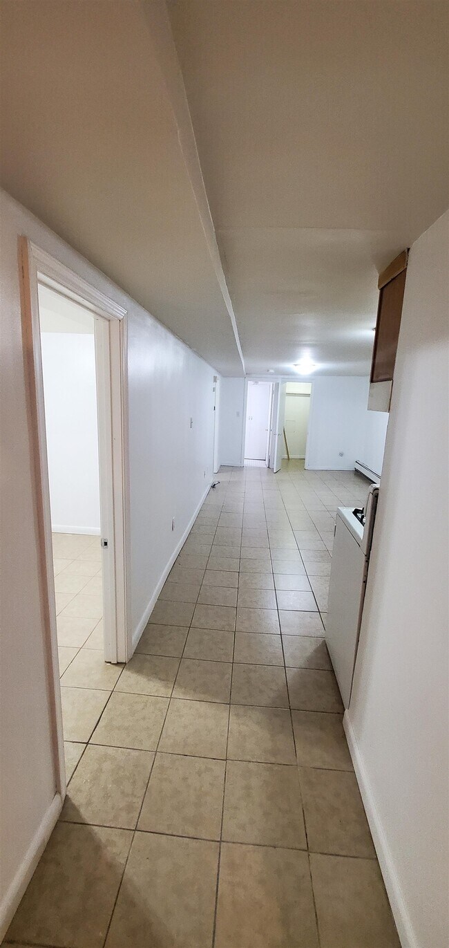 Building Photo - 142 Hillcrest Pl