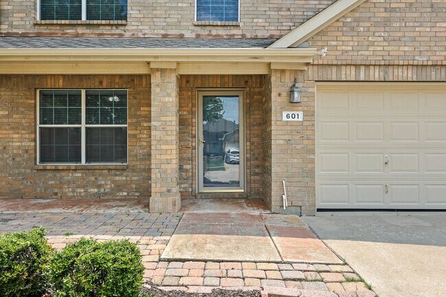 Building Photo - 601 Steerman Ct