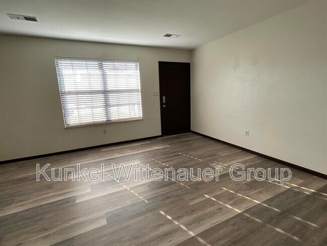 Foto del edificio - 712 Oxen Ct