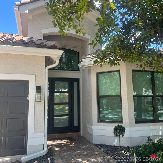 Building Photo - 19305 Skyridge Cir