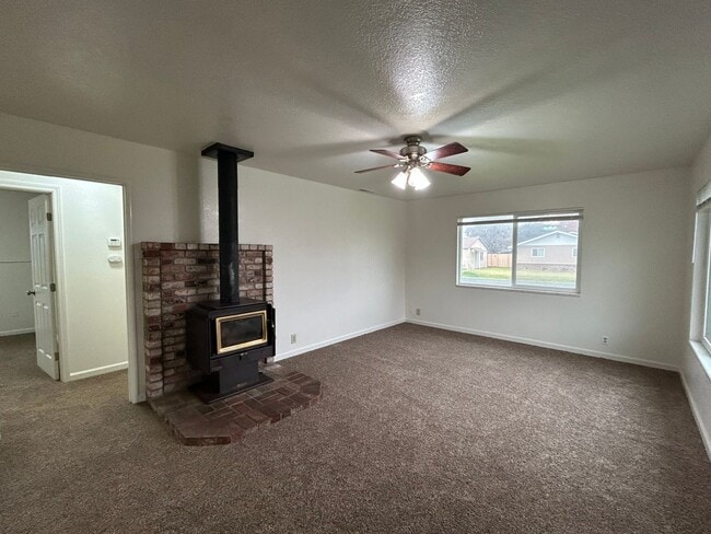 Building Photo - Water/Sewer Paid