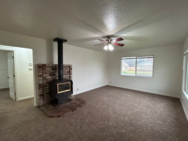 Foto del edificio - Water/Sewer Paid