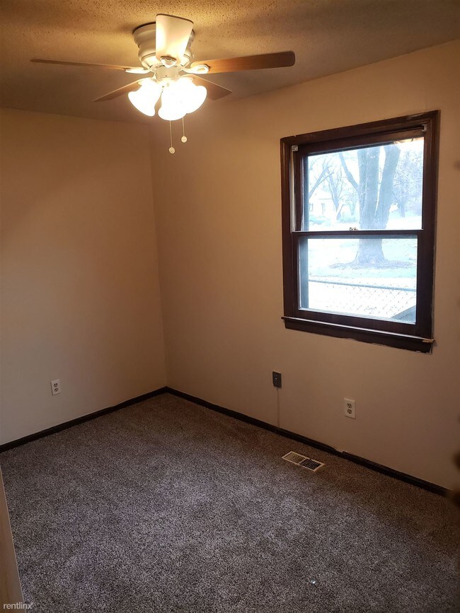 Building Photo - 2 br, 1 bath Apartment - 318 Ames Street 1