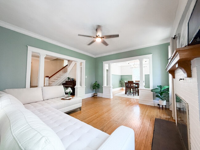 Building Photo - 1616 W Barker Ave