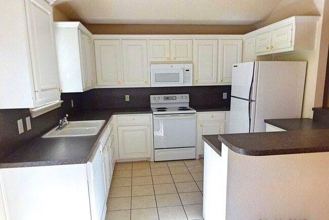 Building Photo - 10108 Evanston Ave