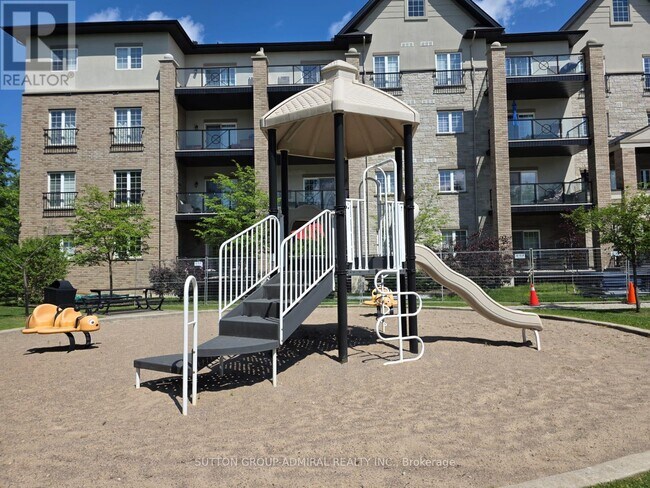 Photo du bâtiment - 40 Ferndale Dr S