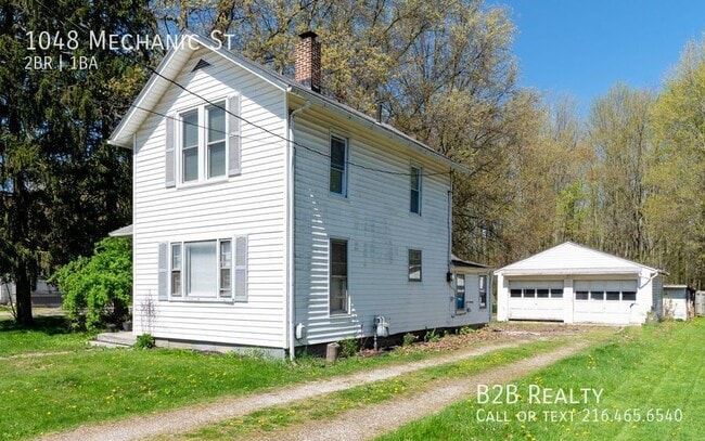 Building Photo - 1048 Mechanic St