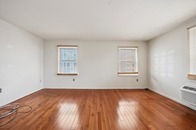 Foto del edificio - 2133 Spring Garden St