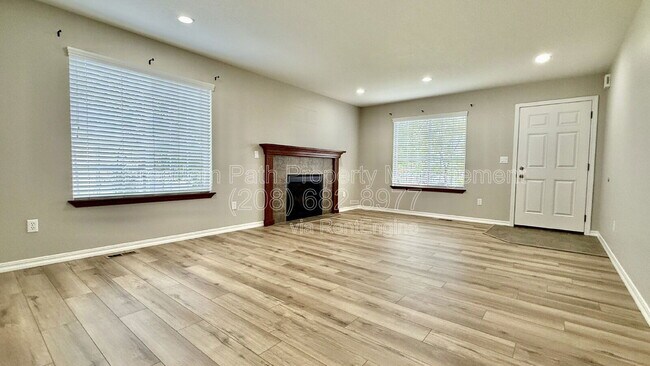 Foto del edificio - 6587 N Harris Hawk Ln