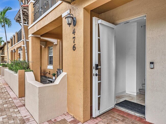 Building Photo - 476 SW 147th Ave