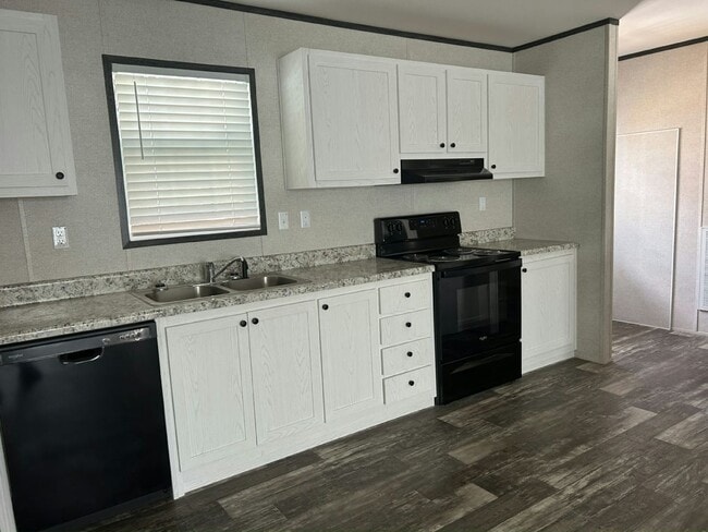 Building Photo - 14261 Isoba Ct