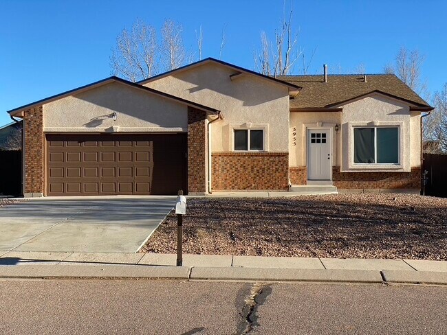 Foto principal - 3955 Glenhurst St