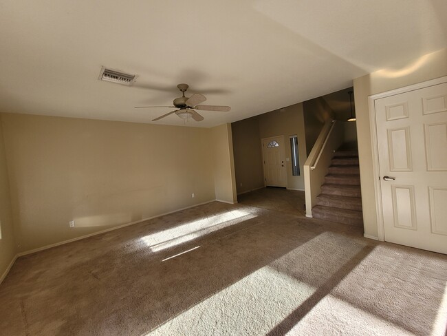 Building Photo - 2775 Country Club Dr