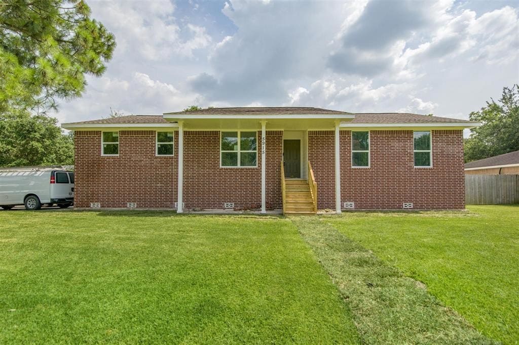 Primary Photo - 5915 Ludington Dr