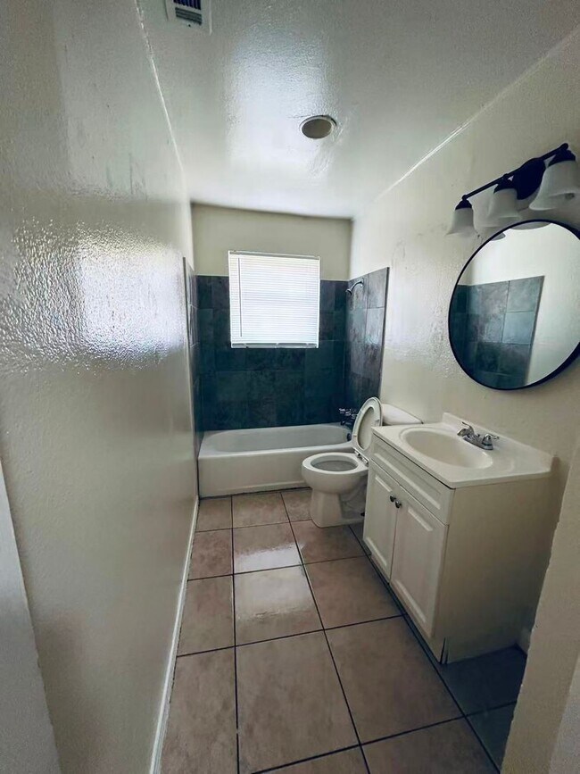 Foto del edificio - Beautiful 3 bedroom in Garland!