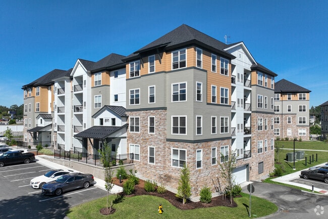 Building Photo - The James Apartments