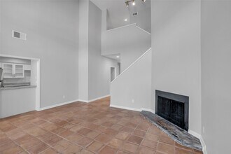 Building Photo - 7655 S Braeswood Blvd