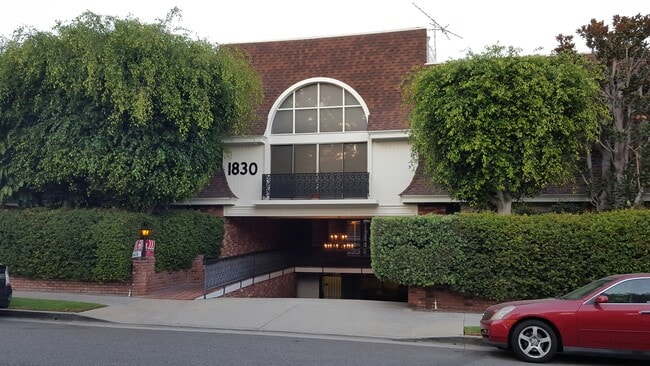 Foto del edificio - 1830 Kelton Ave