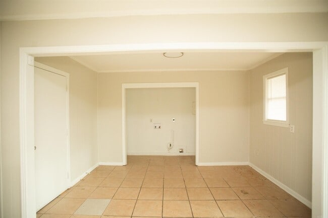 Building Photo - 1402 Boston Dr