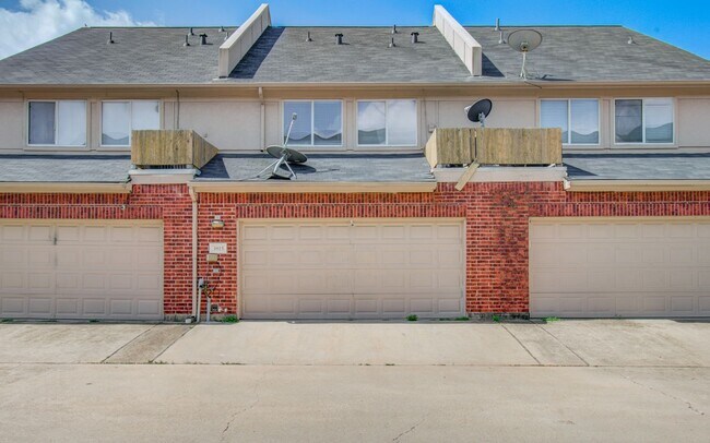 Foto del edificio - Affordable 3-Bedroom Townhome in Prime Missouri City Location