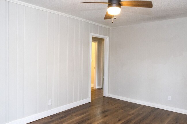 Building Photo - Charming 2-Bedroom Cottage in Chattanooga ...