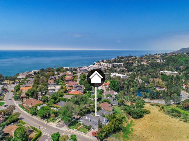 El área - 17001 Bollinger Dr