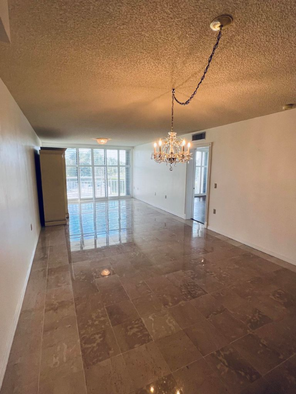 Foto del edificio - 2791 Village Blvd