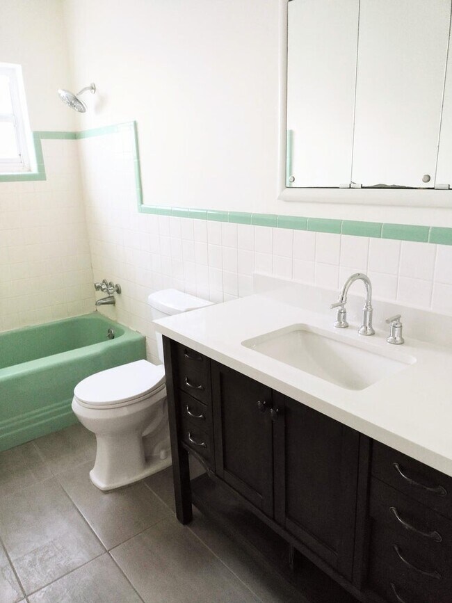 Foto del edificio - 383 NE 31st St