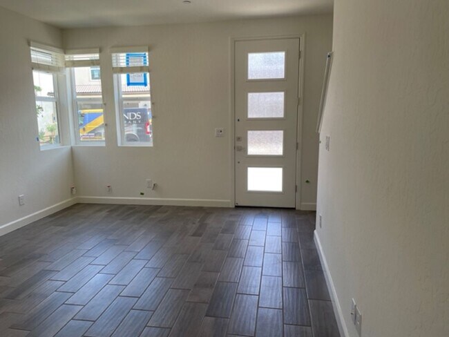 Foto del edificio - 2056 N Walling Ln