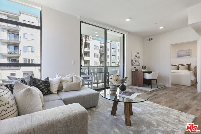 Foto del edificio - 740 Ridgeley Dr