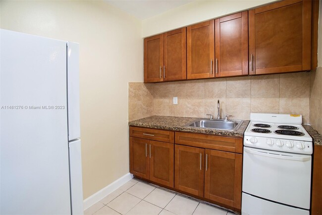 1225 SW 7th St Unit 4, Miami, FL 33135 - Room for Rent in Miami, FL ...