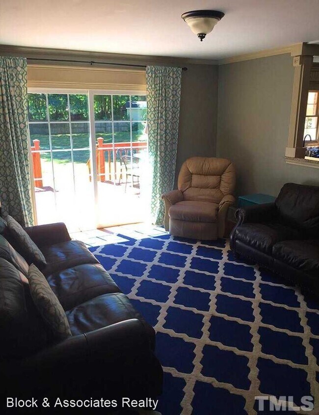 Foto del edificio - 3 br, 2 bath House - 6404 Buffaloe Road