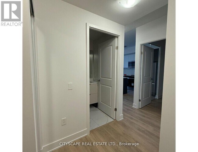 Photo du bâtiment - 202 Burnhamthorpe Rd E