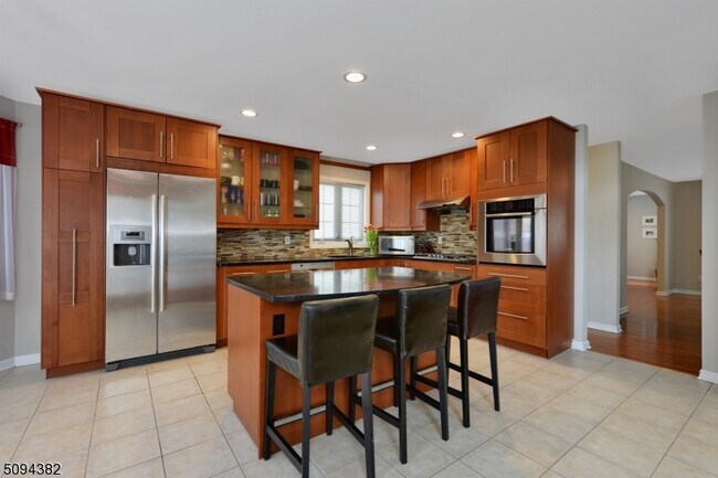 Foto del edificio - 25 Cypress Ln
