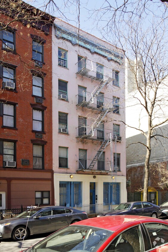 Building Photo - 532 E 6th St