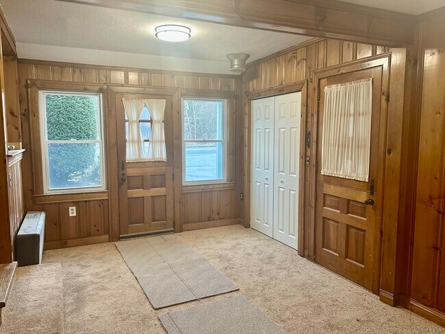 Foto del edificio - 365 N Bedford St