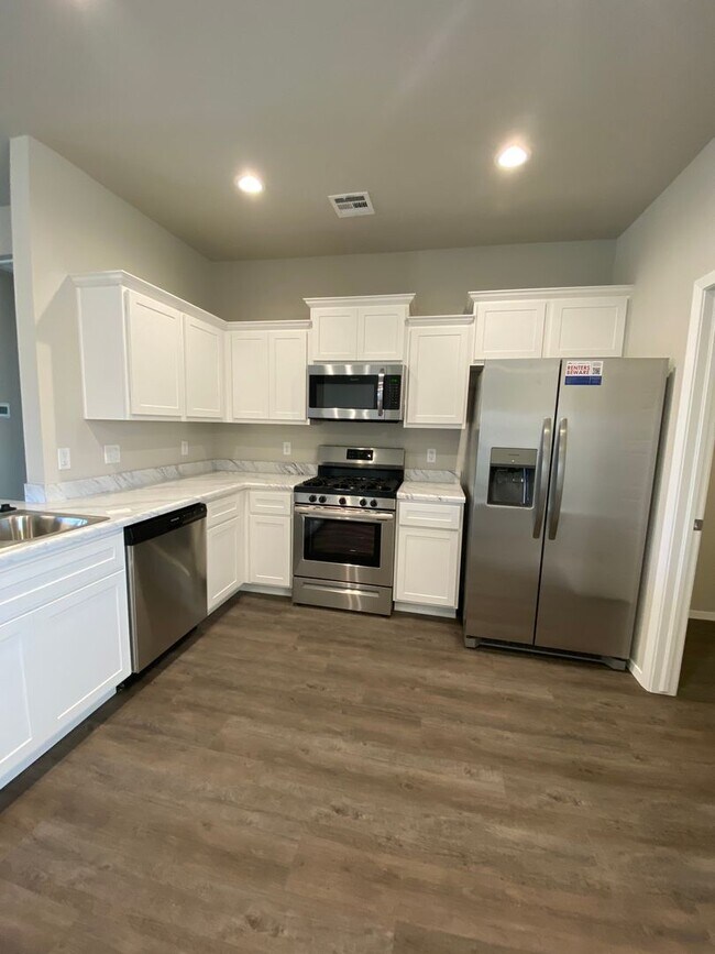 Foto del edificio - *Rent FREE until May 1!*  New Three Bedroom | Two Bath Home in Bixby