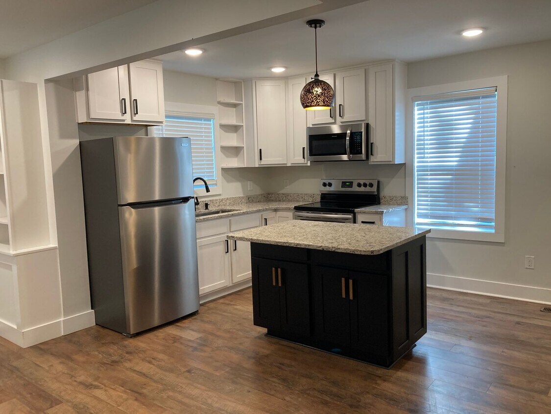 Primary Photo - NEW LISTING!!!! Dont Miss Out