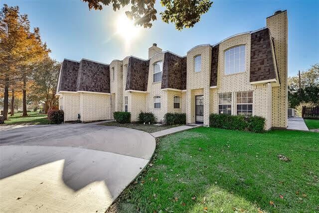Foto principal - 2921 Allister St