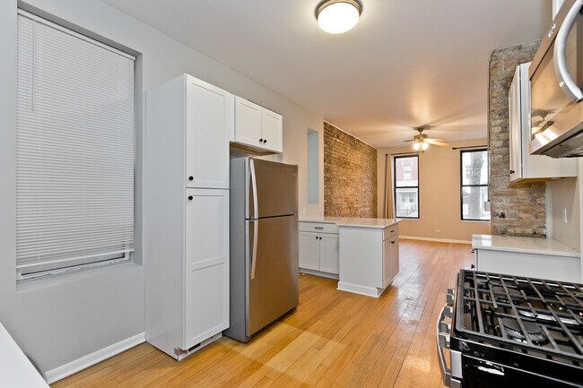 Foto del edificio - 2117 N Winchester Ave