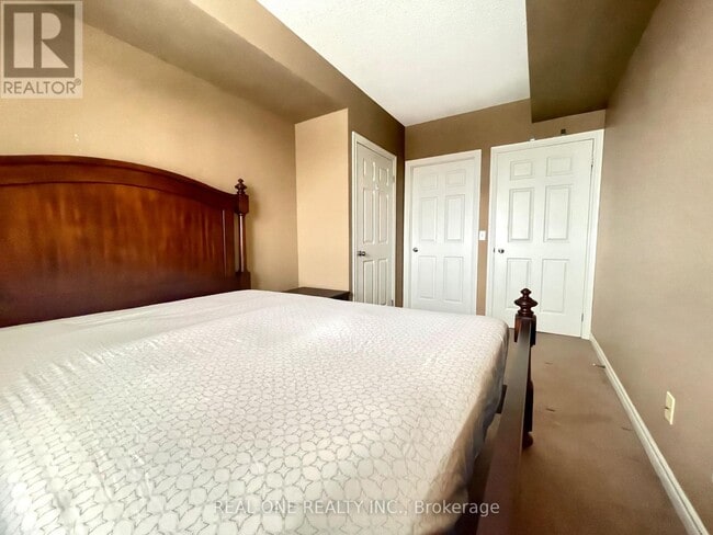 Photo du bâtiment - 47 Caroline St N