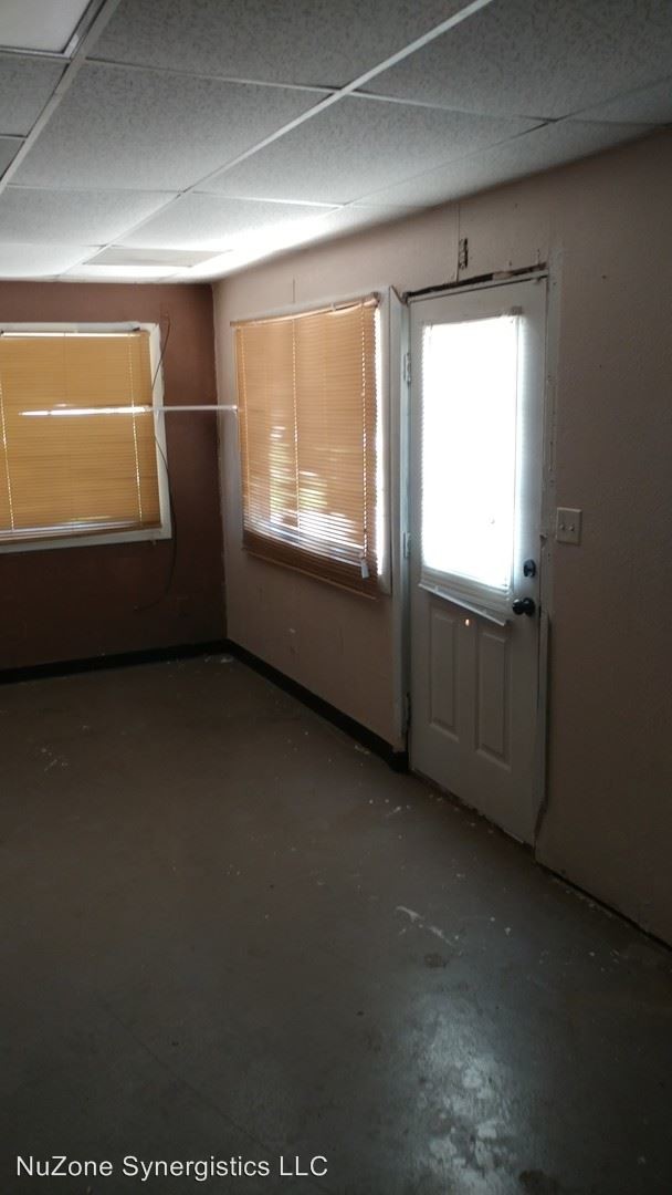 Building Photo - 1 br, 1 bath  - 610 W. Elm
