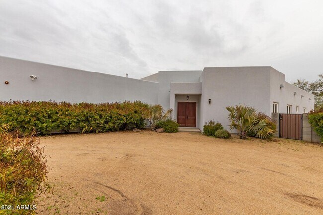 Foto del edificio - 12201 N 66th St