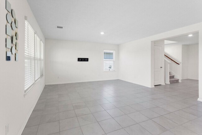 Building Photo - 1001 Hvn Hl Ln.