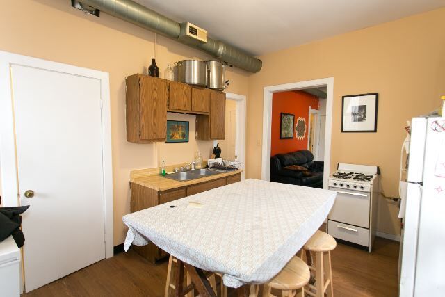 Foto del edificio - 1222 N Maplewood Ave