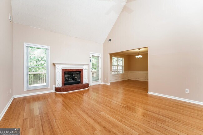 Building Photo - 830 Georgian Hills Dr